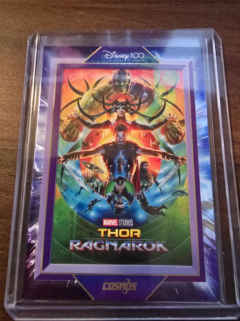 Thor Ragnarok (Cast Variant) Cosmos Disney Movie Poster Card 025/288
