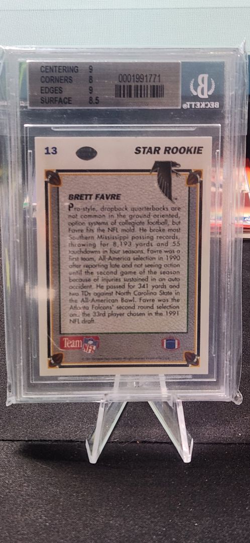 1991 Upper Deck #13 Brett Favre RC BGS 8.5