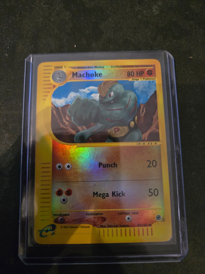 Machoke reverse holo E-Reader