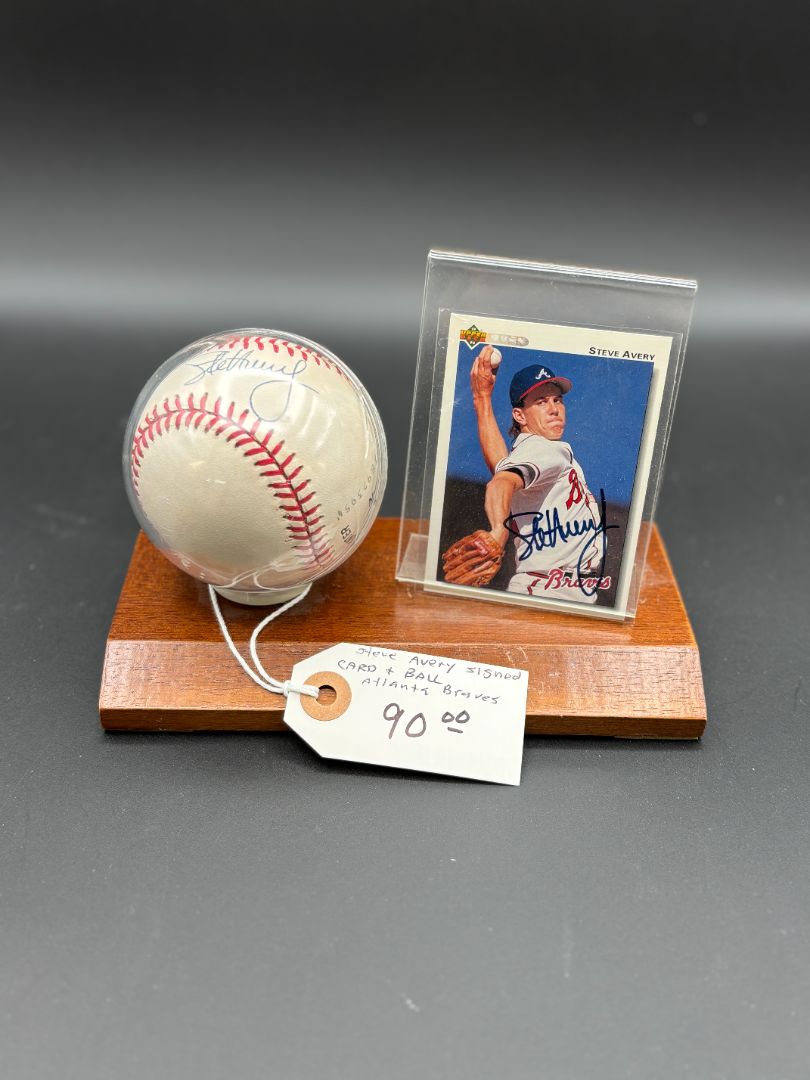 Steve Avery Signed Card + Ball