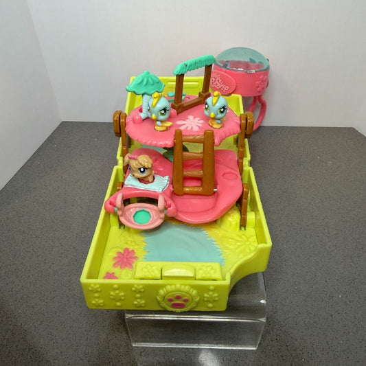 Teeniest Tiniest Pop-Out Playset