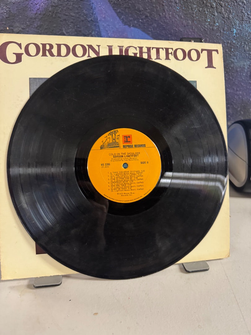 COLD ON THE SHOULDER GORDON LIGHTFOOT