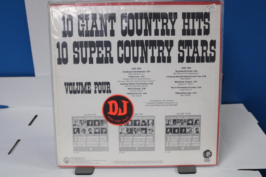 10 GIANT COUNTRY HITS