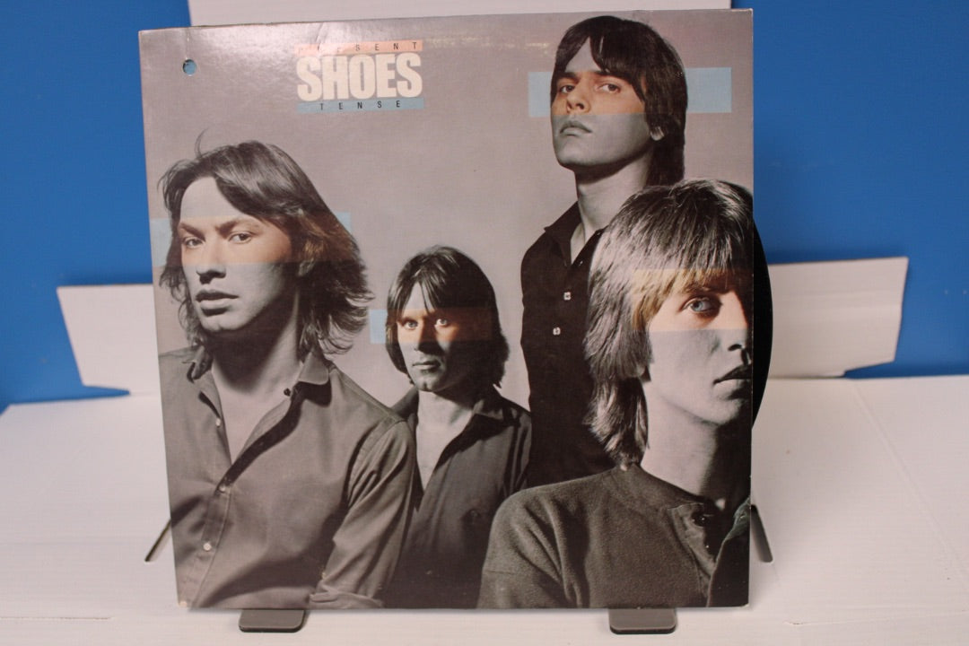 Plesent Shoes Tense