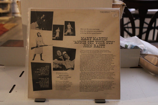 MARY MARTIN "ANNIE GET YOUR GUN"