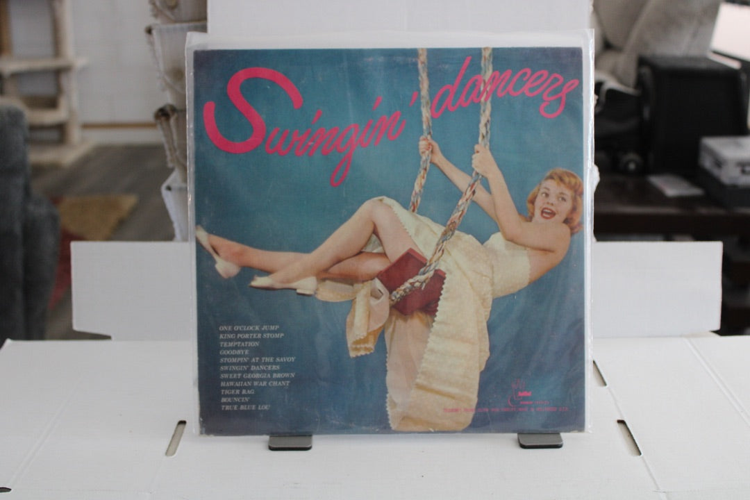 Swingin' Dancers