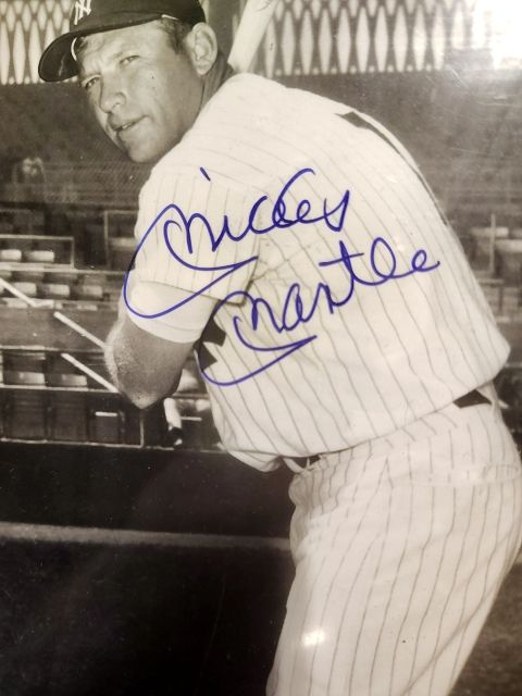 Mickey Mantle original New York Yankees media photo 8x10 Autographed