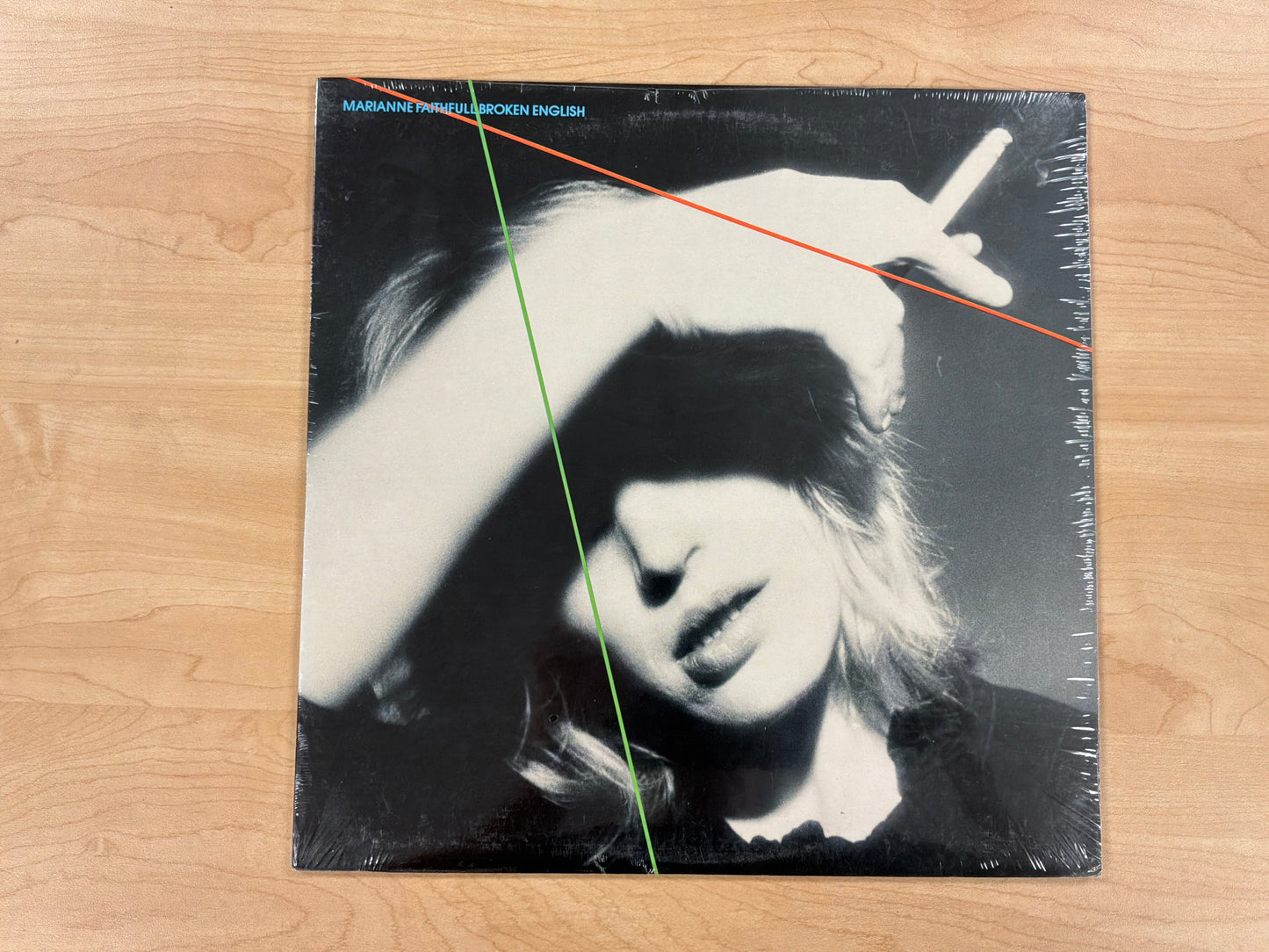Marianne Faithfull - Broken English