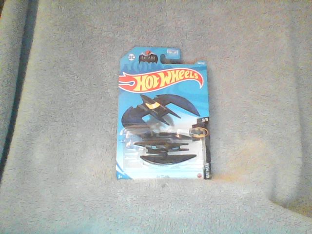 Hot Wheels Batmobile basic Batwing
