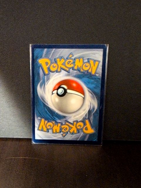 Holo Pidgeot V 137/196 Ultra Rare Lost Origin