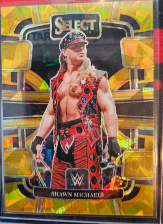 2024 Panini Select WWE #25 Shawn Michaels Cracked Ice Gold Concourse Prizm 4/10