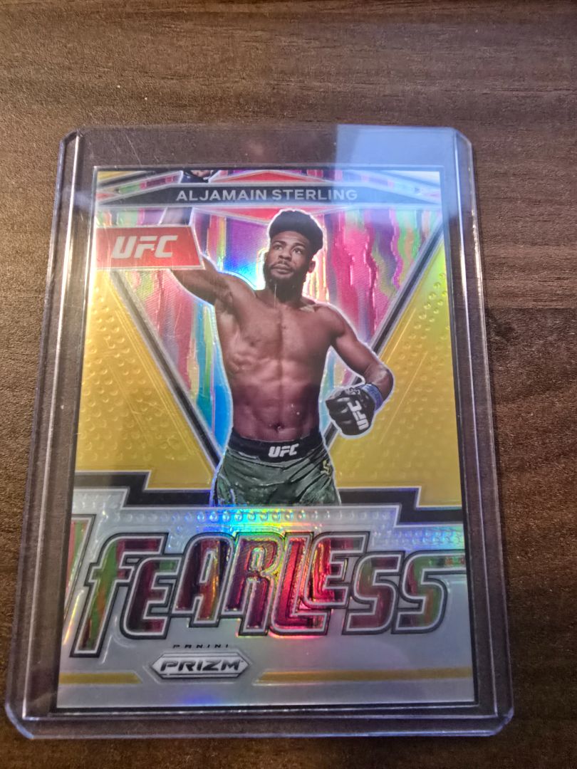 2022 Panini Prizm UFC #12 Gold Aljamain Sterling Fearless 10/10