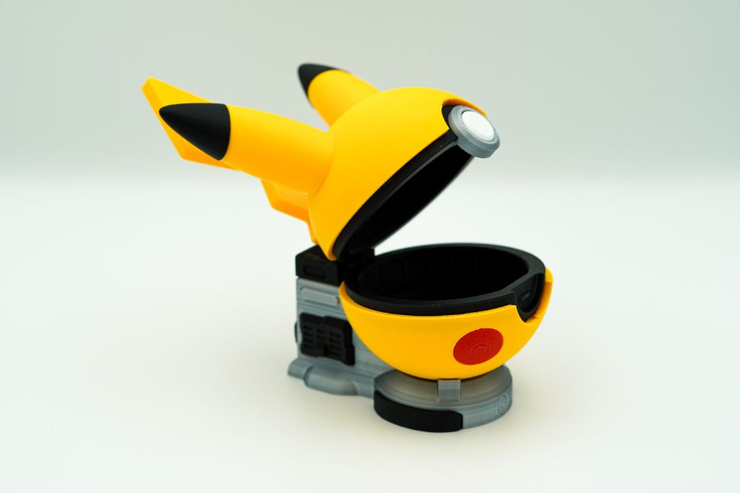 Pikaball Cosplay Pokeball