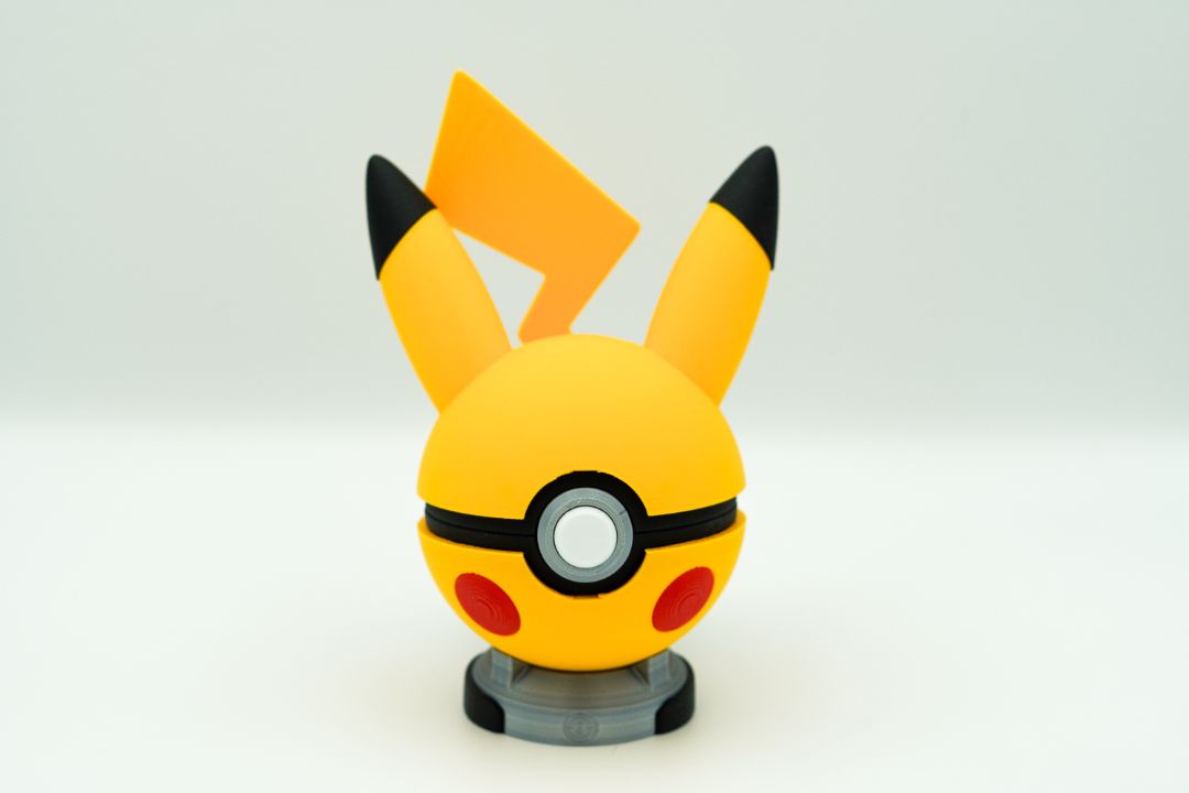 Pikaball Cosplay Pokeball