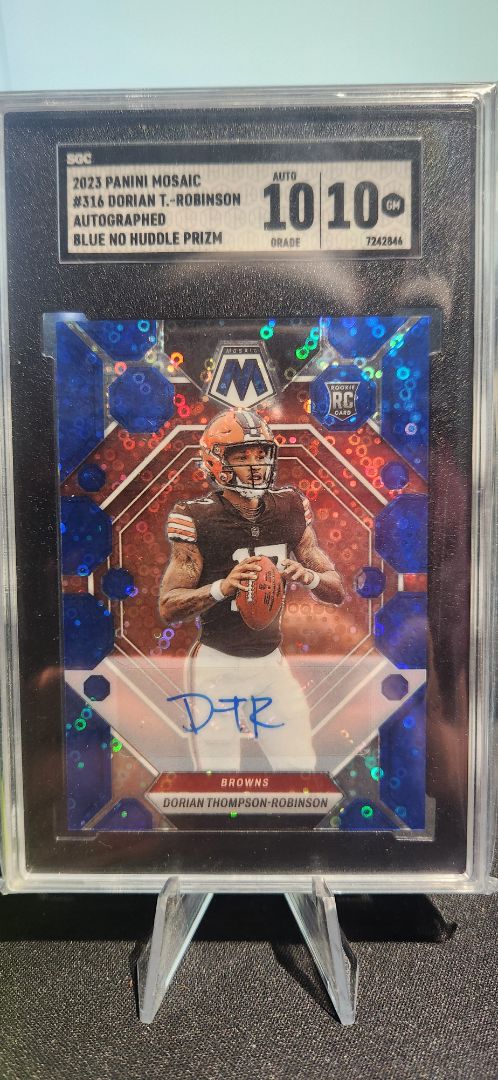 2023 Mosaic- Dorian Thompson Robinson Blue No Huddle Autograph