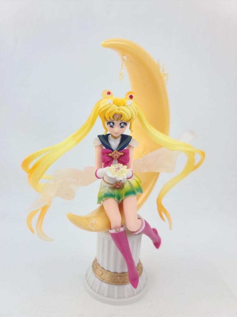 Sailor Moon on Moon Pillar