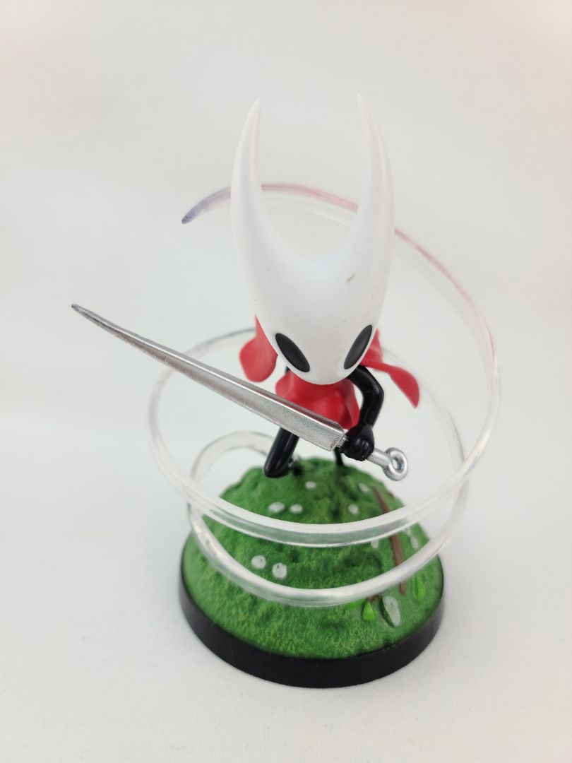 Hollow Knight Hornet on Grass