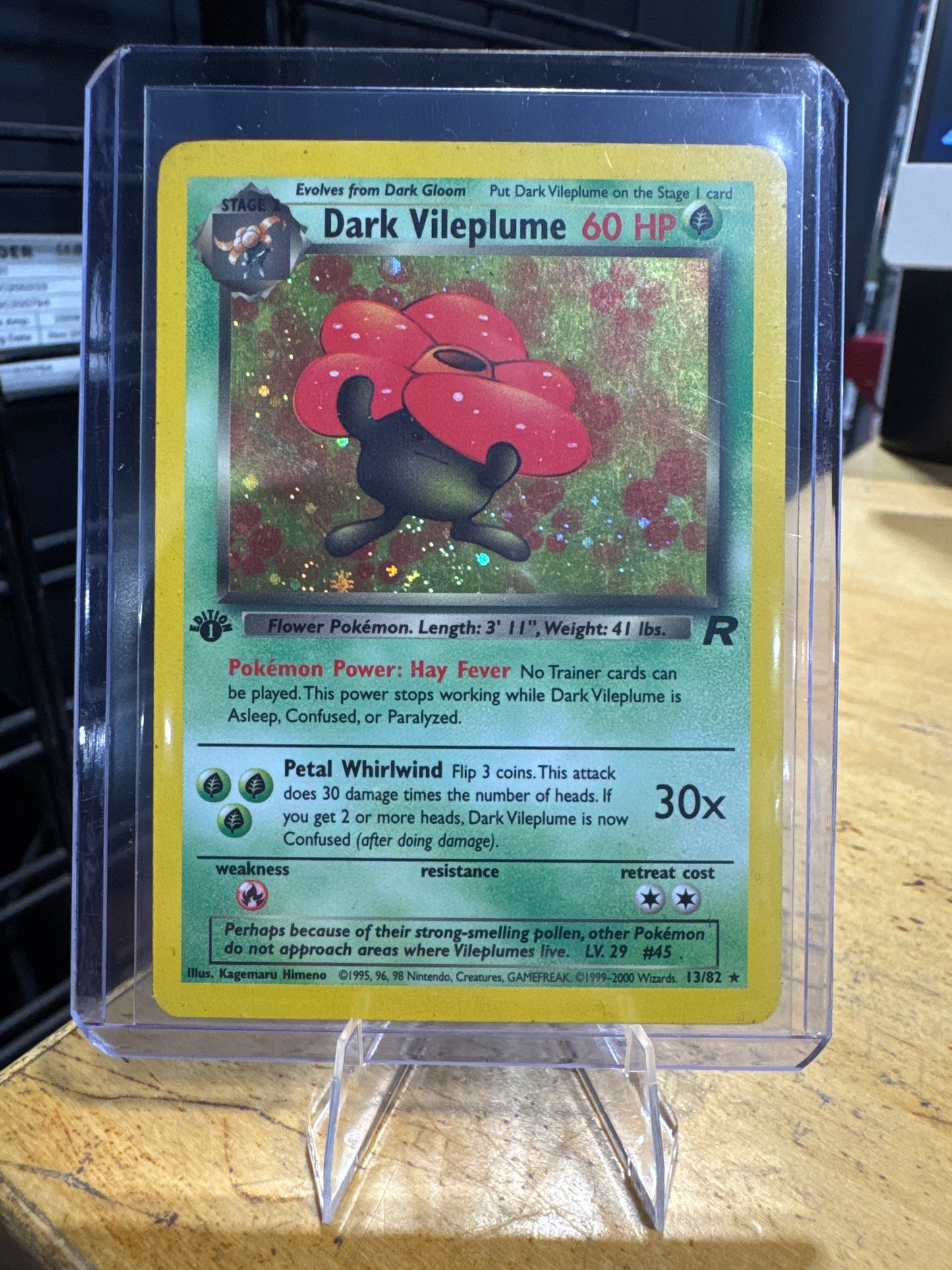 Dark Vileplume (13) - Team Rocket (1st Edition)