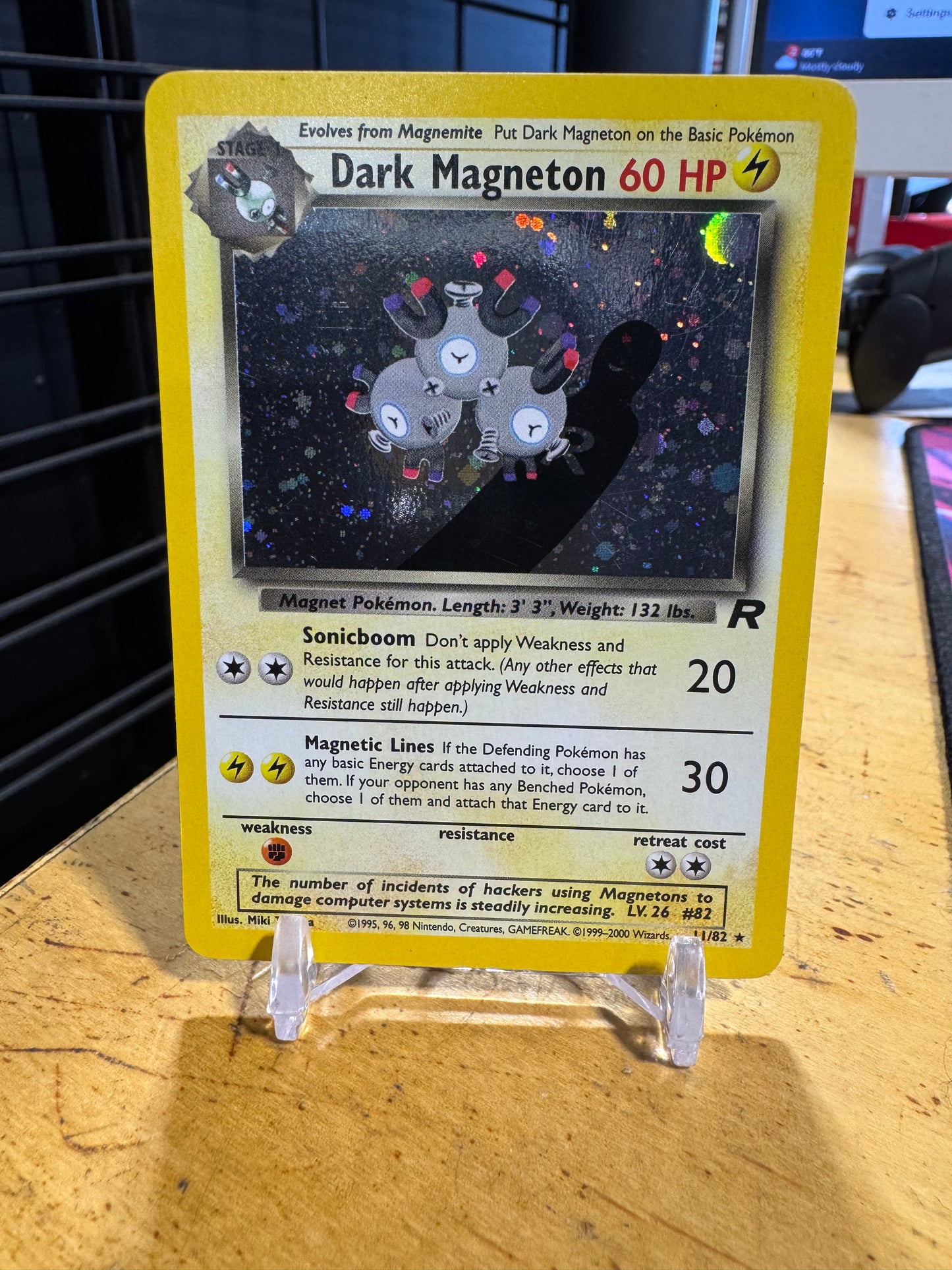 Dark Magneton (11) - Team Rocket (TR) (Unlimited)