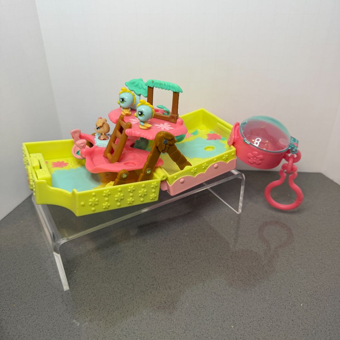 Teeniest Tiniest Pop-Out Playset