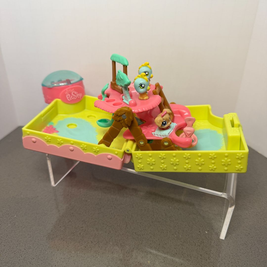 Teeniest Tiniest Pop-Out Playset