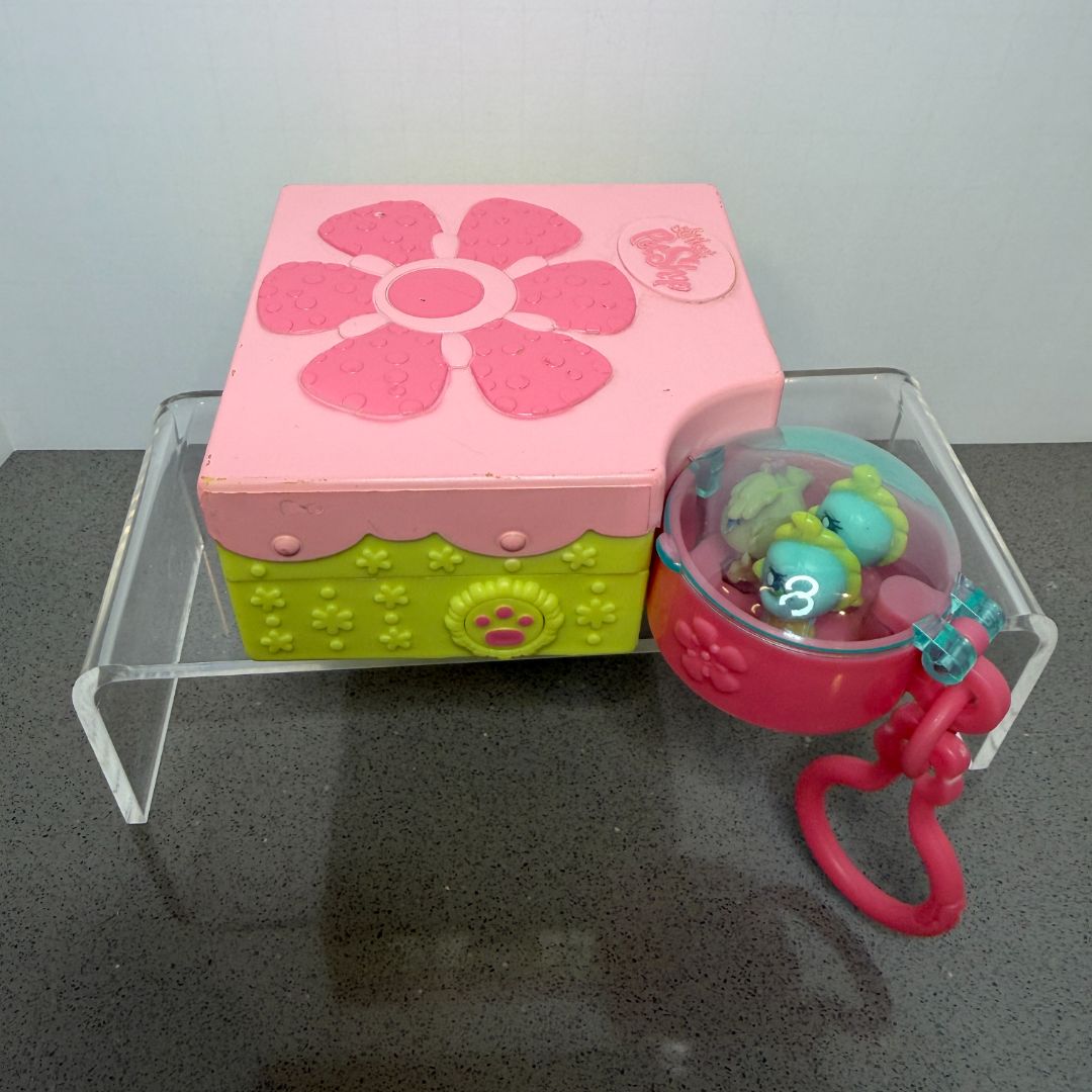 Teeniest Tiniest Pop-Out Playset