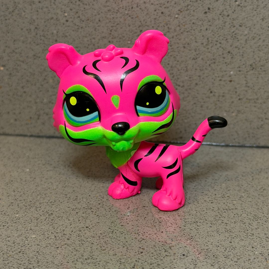 LPS Pink Tiger Black Light #211