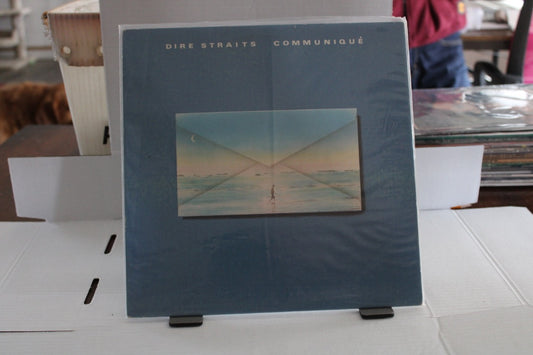 DIRE STRAITS COMMUNIQUÉ