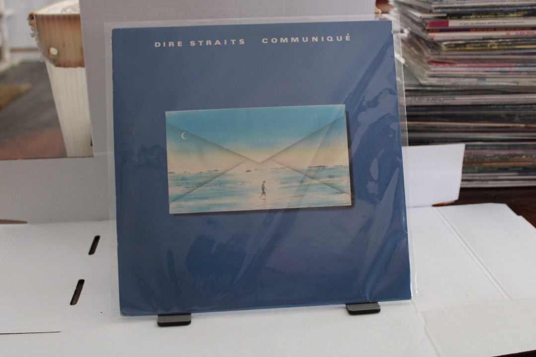 DIRE STRAITS COMMUNIQUÉ
