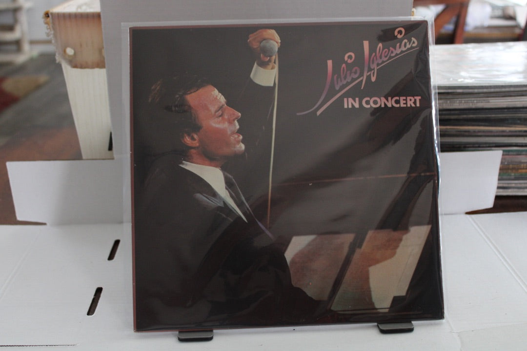 Julio Iglesias In Concert