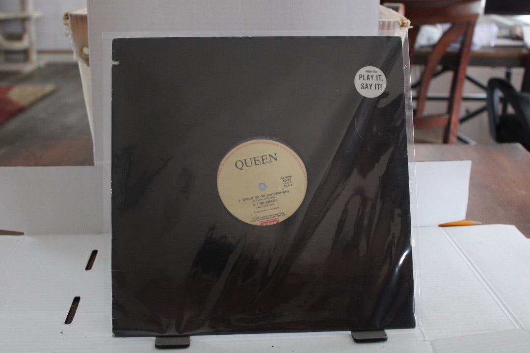 QUEEN Play it Say it