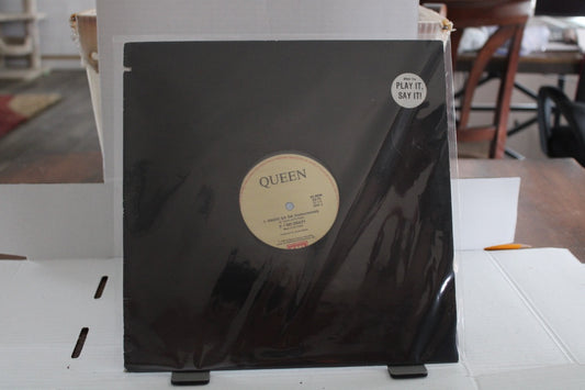 QUEEN Play it Say it
