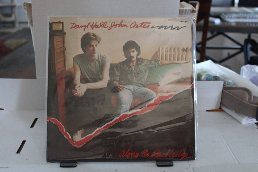 Daryal Hall John Oates Along the Red Ledge