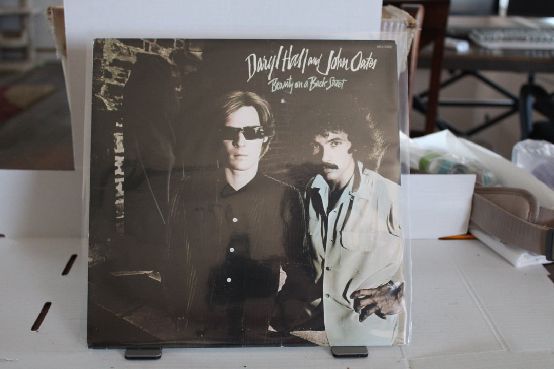 D- Hall and Oates Beauty on a Back Street