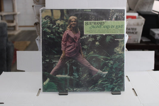 Sue Raney - Alive and in Love -