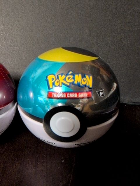 Pokémon TCG: Poké Ball Tin Bundle