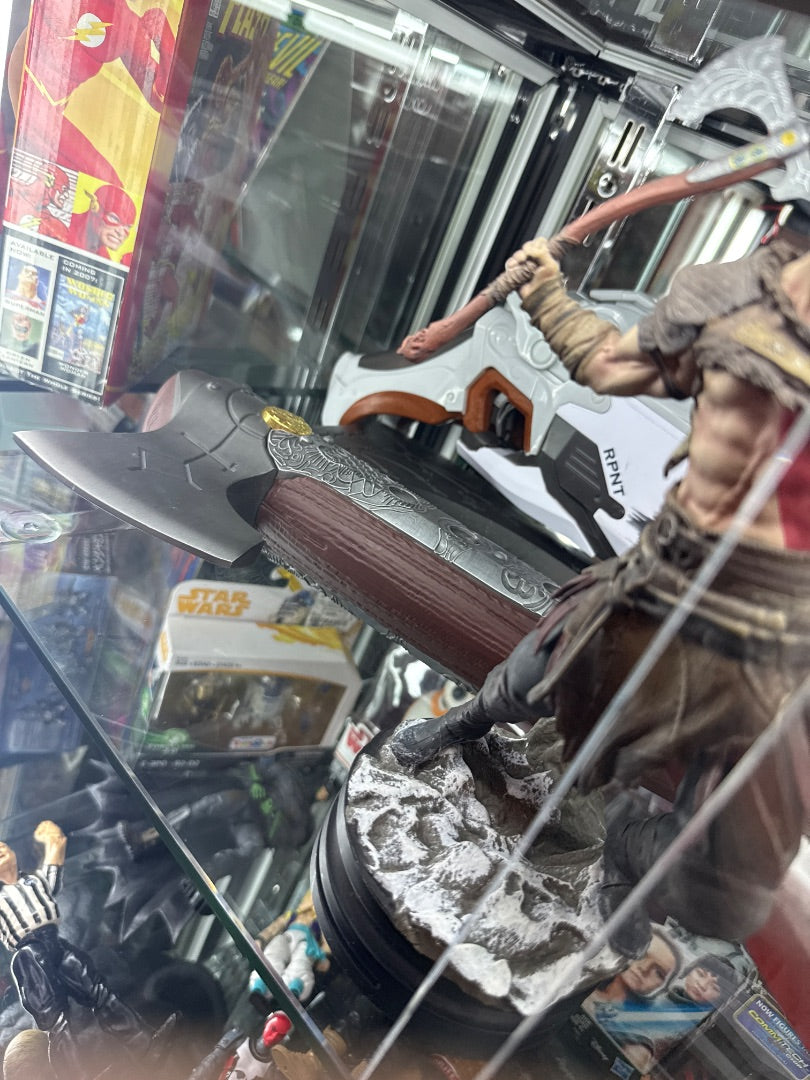 Statue with cosplay accurate Axe