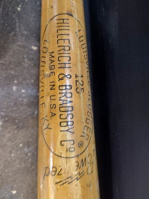 Eddie Mathews game used bat Louisville Slugger Legendary 500 home run club member. Blue from Folton County Stadium on bat. Heavy use