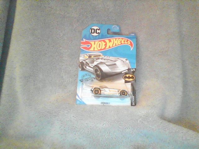 Hot Wheels Batmobile basic silver
