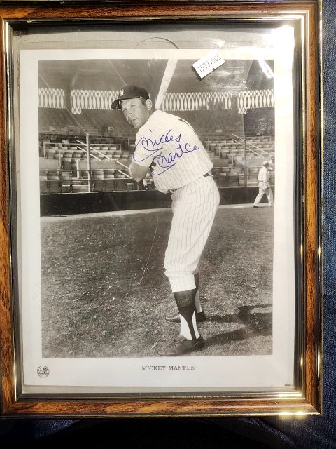 Mickey Mantle original New York Yankees media photo 8x10 Autographed