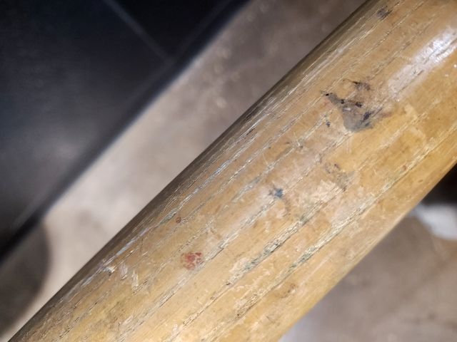 Eddie Mathews game used bat Louisville Slugger Legendary 500 home run club member. Blue from Folton County Stadium on bat. Heavy use