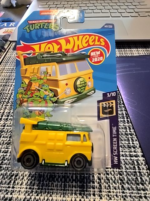 Hotwheels "TEENAGE MUTANT NINJA TURTLES" PARTY WAGON