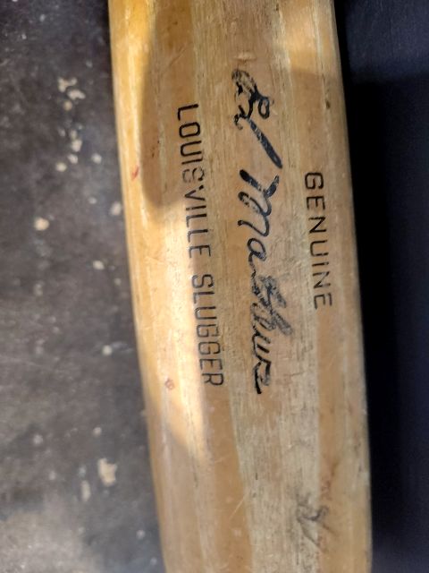 Eddie Mathews game used bat Louisville Slugger Legendary 500 home run club member. Blue from Folton County Stadium on bat. Heavy use
