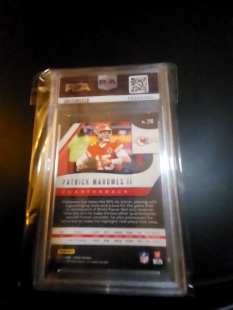 2019 Prizm Patrick Mahomes PSA 8