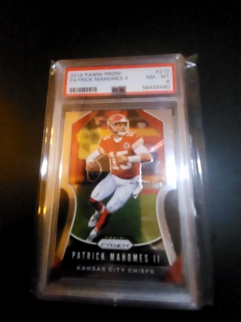 2019 Prizm Patrick Mahomes PSA 8