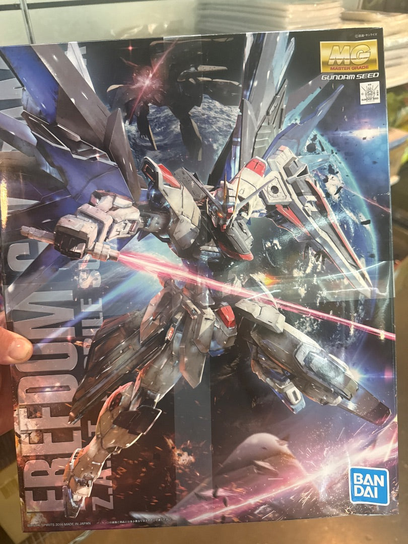 Freedom Gundam - Z.A.F.T. Mobile Suit ZGMF-X10A Ver 2.0 BANDAI 1/100