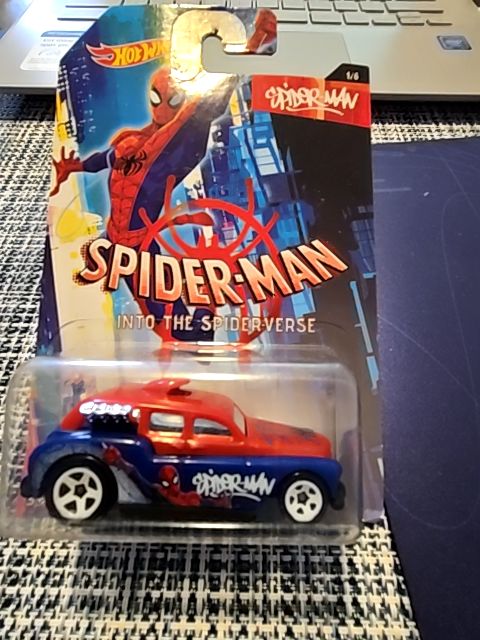 Hotwheels "SPIDER-MAN INTO THE SPIDER-VERSE" COCKNEY CAB ll