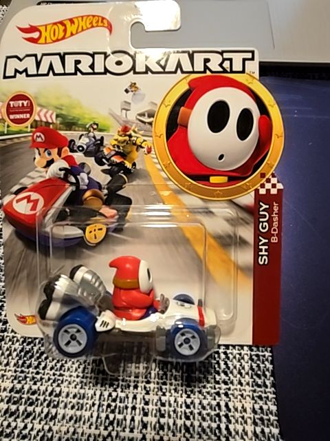 HOTWHEELS "MARIOKART" SHY GUY B-DASHER