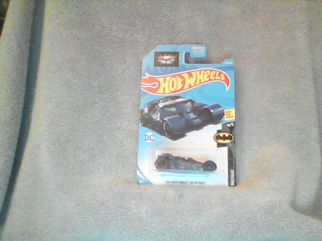 Hot Wheels Batmobile basic Dark Knight