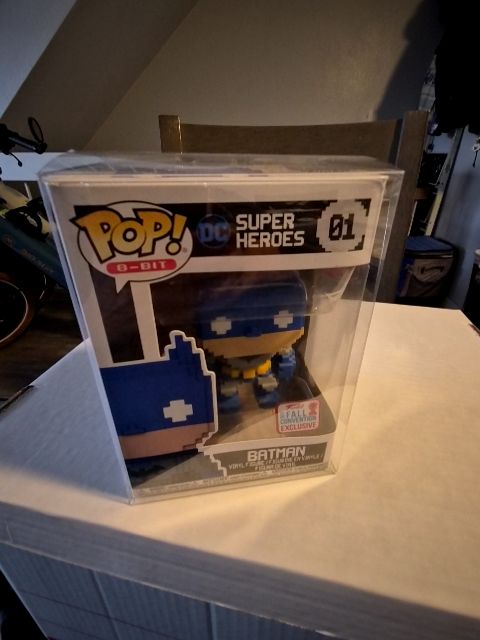 Funko POP! 8-BIT DC SUPER HEROES #01 "BATMAN"